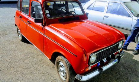 Garage automobile pour la révision de Renault 4L à Annecy